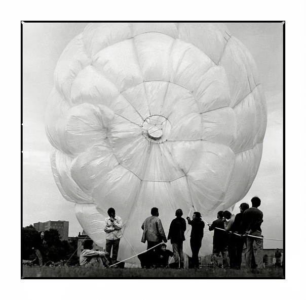 documenta-4-christo-jeanne-claude-x2a.jpg