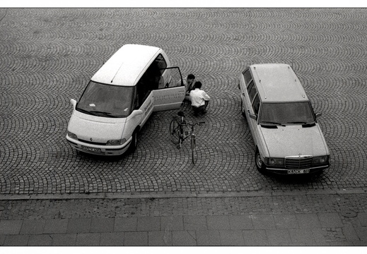 documenta-9-cars2a