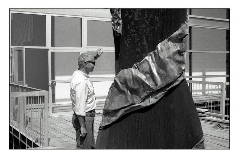documenta-9-jose-resende-waving-1000.jpg