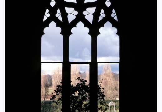england-beaulieu-palace-window-h-800