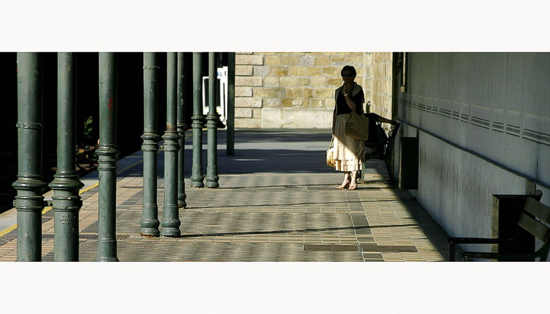 -k-cinemascope-48-frau-auf-bahnsteig.jpg