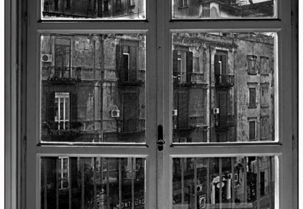 -k-napoli-fenster-zur-stra-e-sw-bearb-0028-02-04-2006
